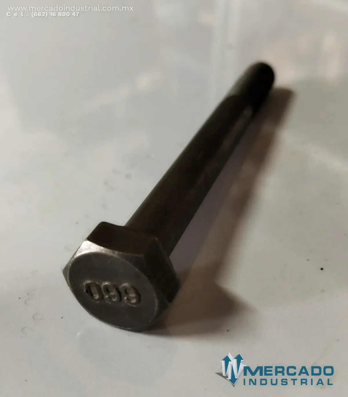 Komatsu 01010-E1095 BOLT (WA600-6) - imagen 1
