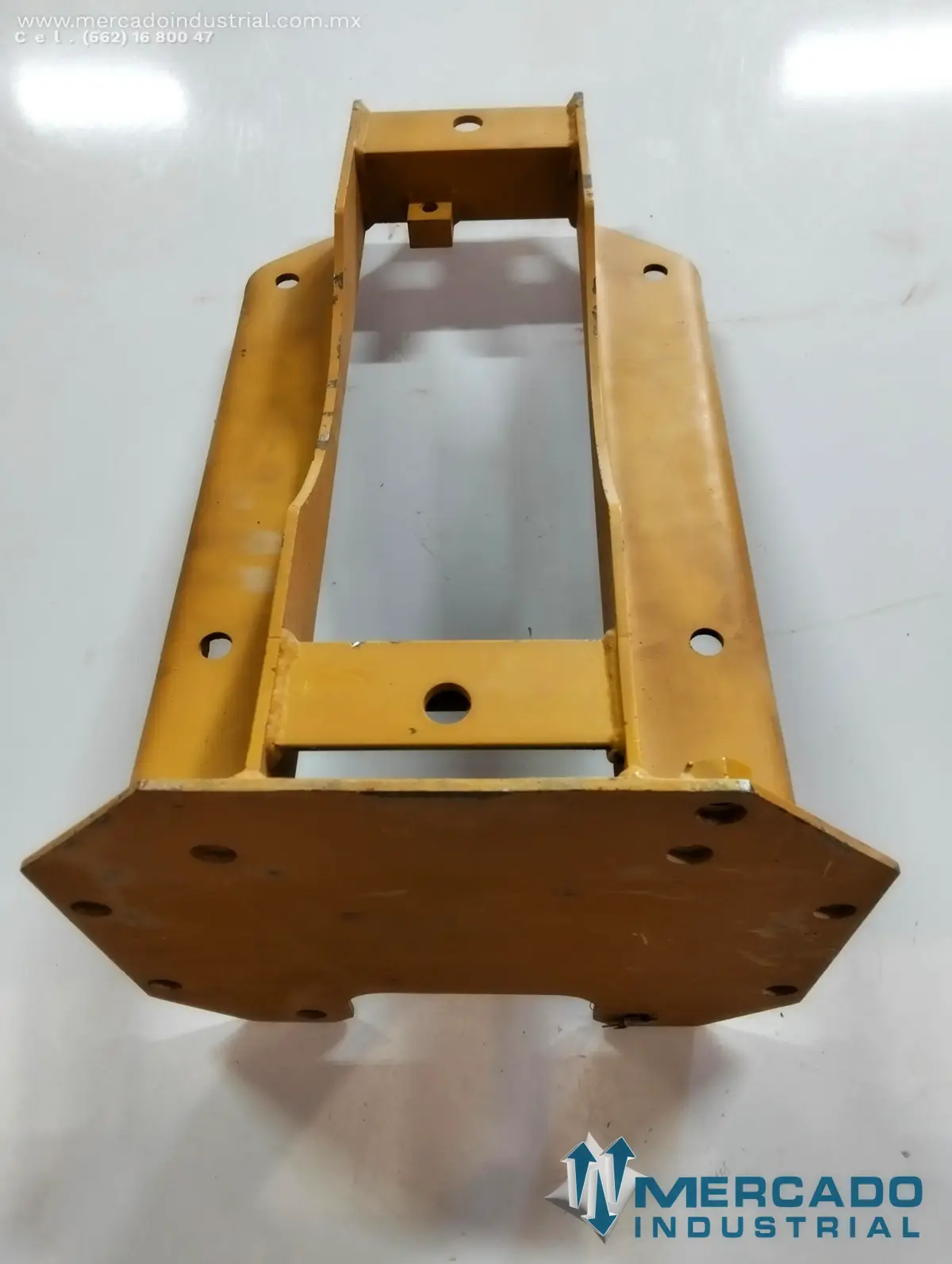 KOMATSU 561-35-62471 BRACKET (HD785-5) - imagen 1