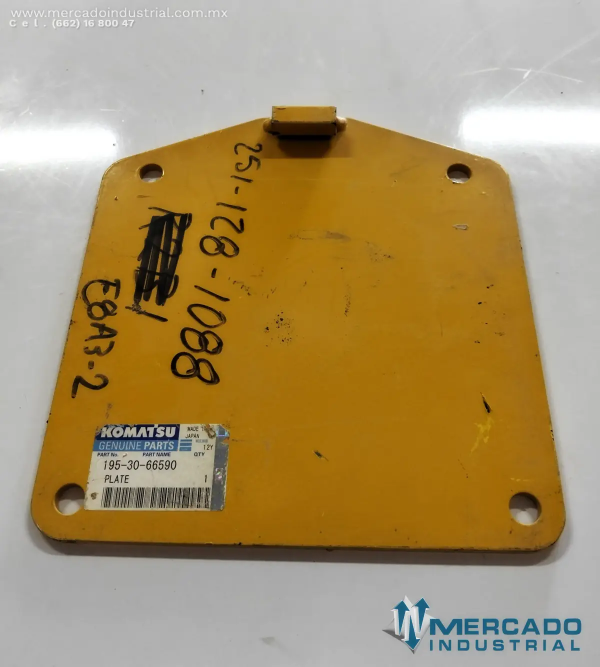 Komatsu 195-30-66590 (195-30-66599) PLATE (D375A-5) - imagen 1