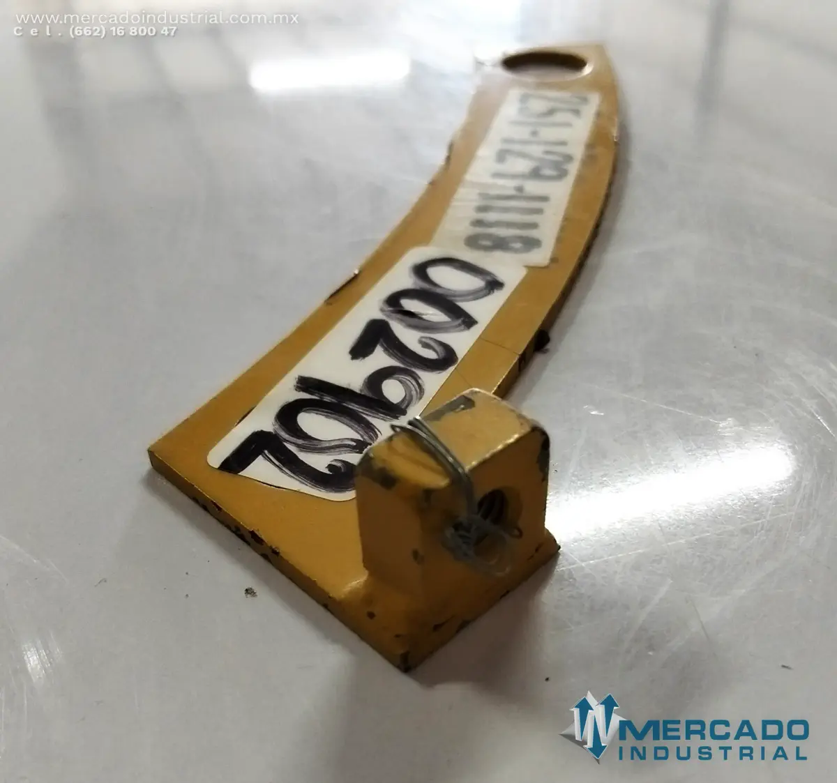 Komatsu 561-88-66481 BRACKET RH (DERECHO) (HD785-5LC) - imagen 1