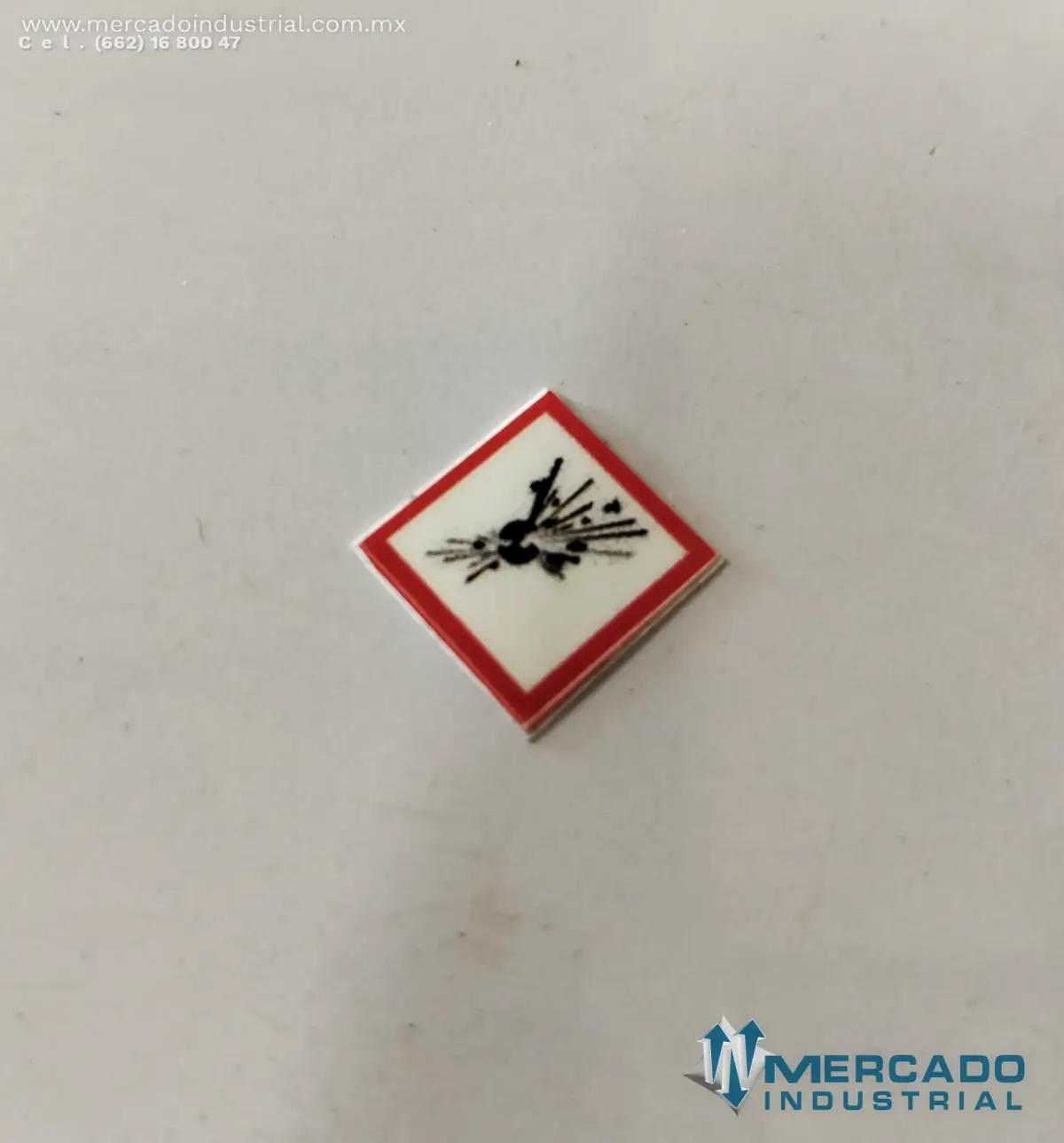 PICTOGRAMA GHS01 EXPLOSIVO 1.2 CM SIMBOLO 0.90 CM IDENTIFICACION DE PRODUCTOS QUIMICOS POR CAMBIO DE LA NOM-018-STPS-2015 - imagen 1