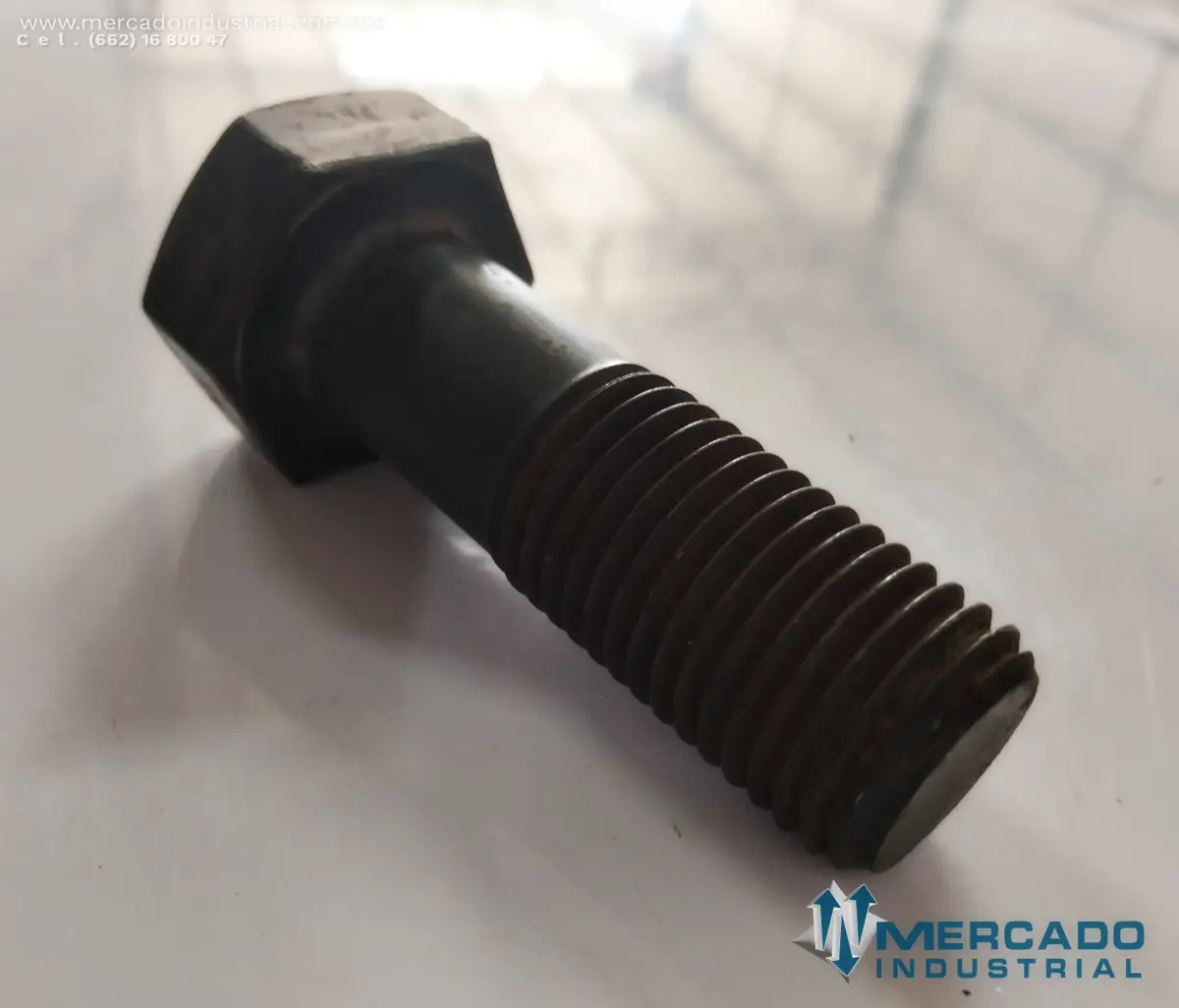 Komatsu 01010-62780 BOLT (D155AX-6) - imagen 1