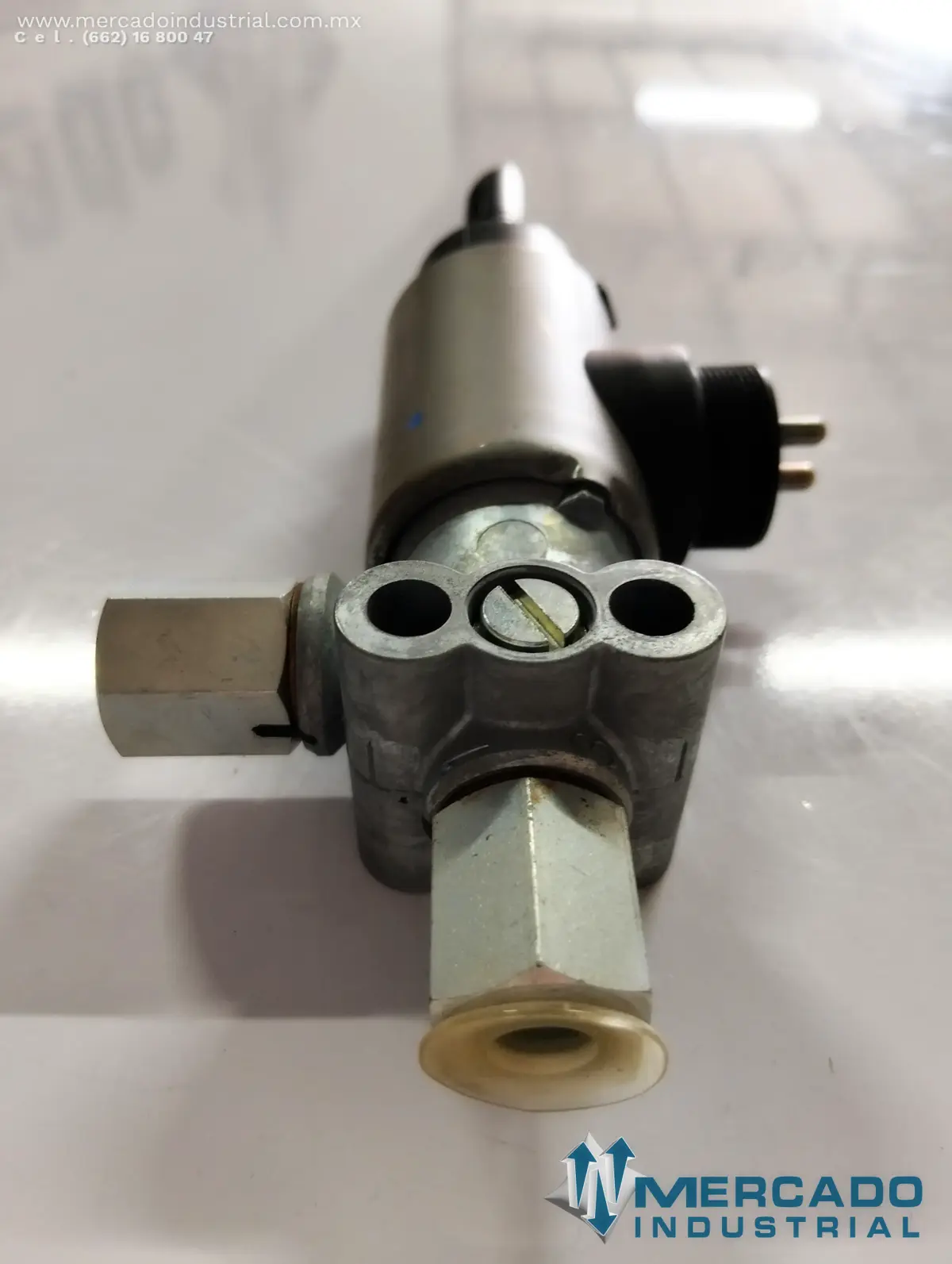 Komatsu 566-88-6H261 (566-88-6H260) VALVE (HD785-5) - imagen 1