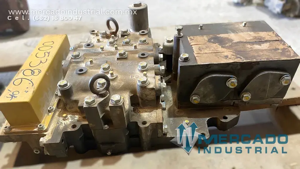 Komatsu 427-15-00201 VALVE ASSY (WA900-3) - imagen 1