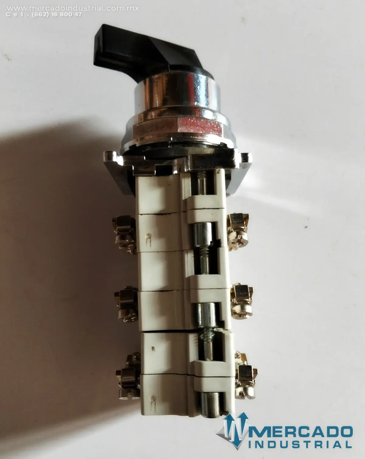 Interruptor de selección rotativo modelo 102S0T/91000T marca CUTLER-HAMMER - imagen 1