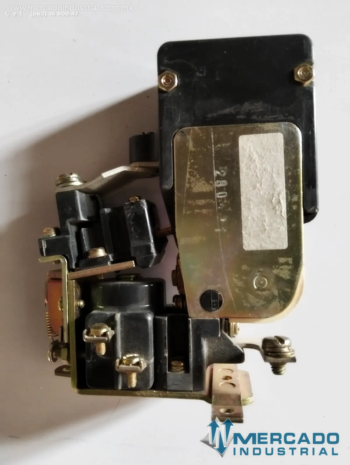 Gabinete de contactores y resistencias 120V modelo D106G3A marca Bucyrus - imagen 1