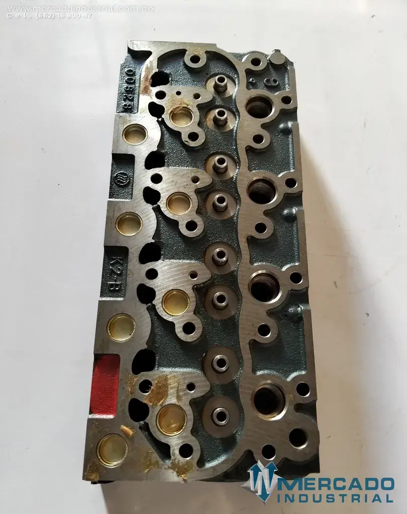 Culata de motor V1702 diésel parte 6598127 marca Kubota - imagen 1