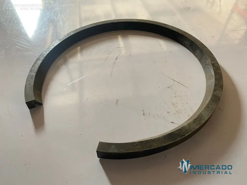Sello 10 1/4" x 5/8" con gancho de acero y conector parte 527622 marca SKF - imagen 1