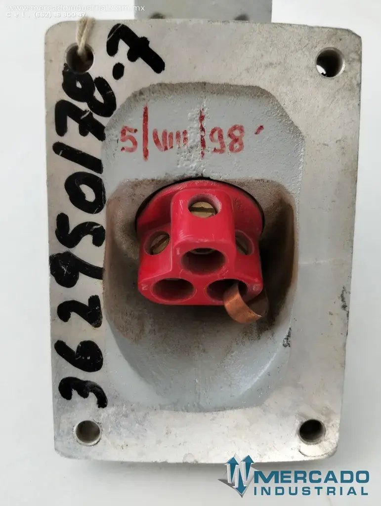 Enchufe industrial 250V 20A modelo CPS-152-R marca Crouse-Hinds - imagen 1
