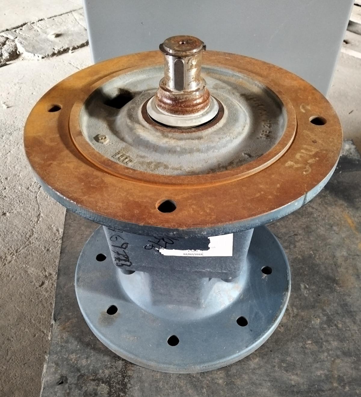 Adaptador para motor/reductor de 14" parte AM324/326 marca SEW EURODRIVE - imagen 1
