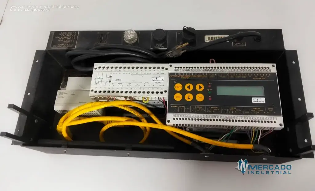 Panel de control eléctrico 24 VDC 12 W parte M8100 marca ALLEN-BRANDLEY - imagen 1