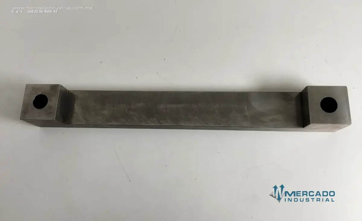 Placa metálica 17'' parte A002368-01 marca CAT - imagen 1