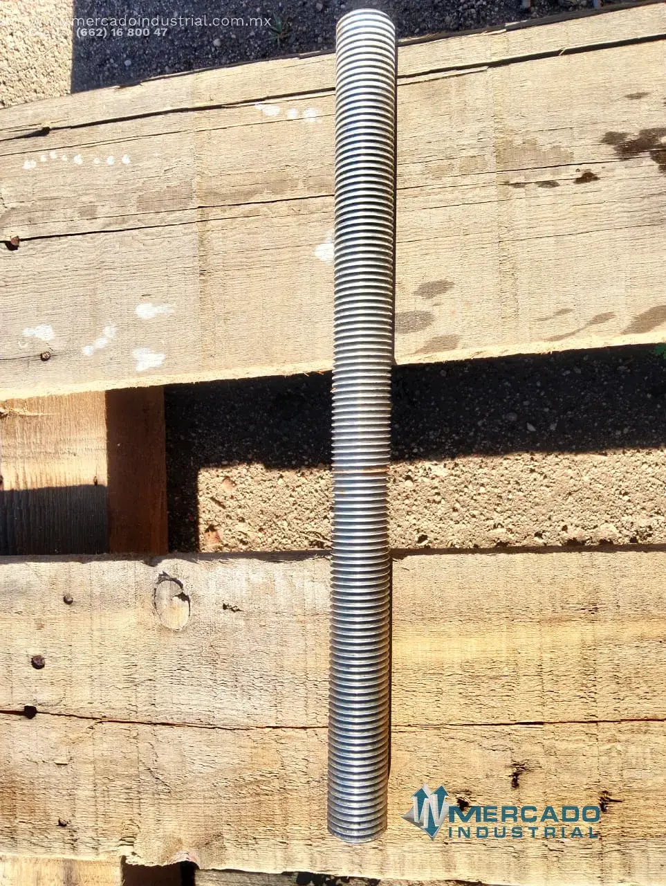 Tornillo roscado 2 1/2" X 20'' de largo - imagen 1