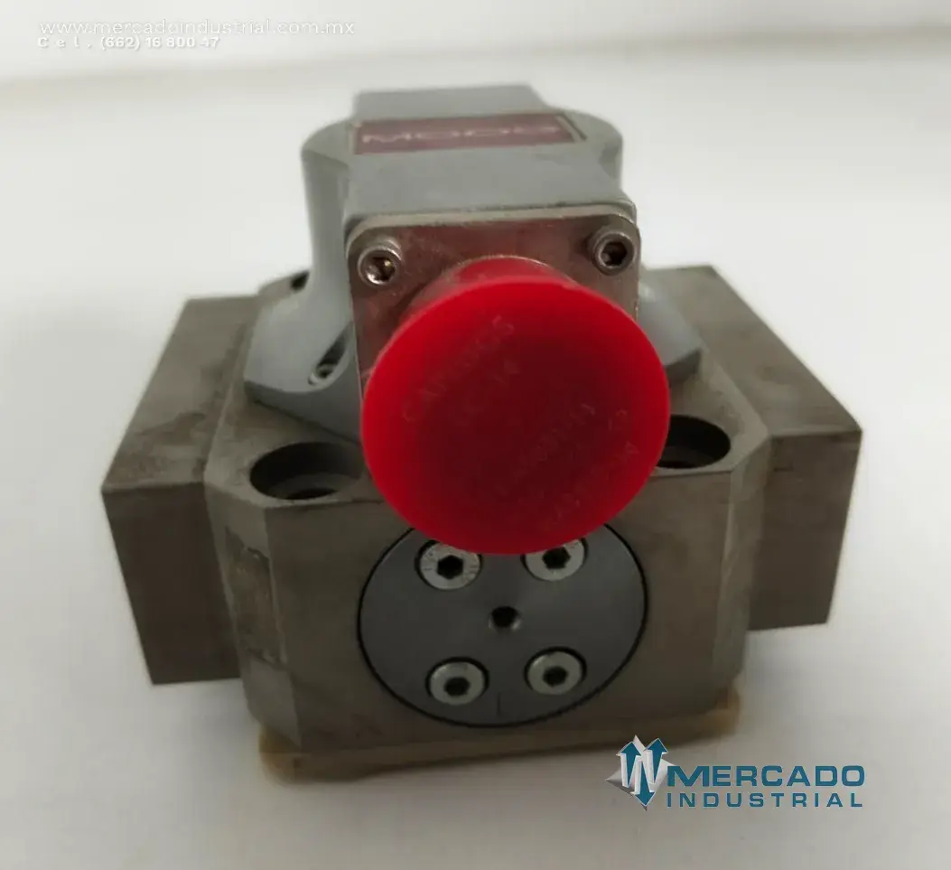 Servo válvula 4500 PSI modelo G761-3502 marca MOOG - imagen 1