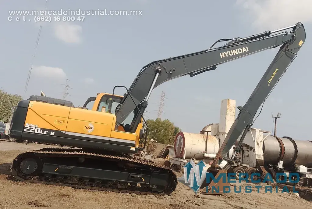 Excavadora hidráulica de brazo largo modelo R220LC-9SB marca HYUNDAI - imagen 1