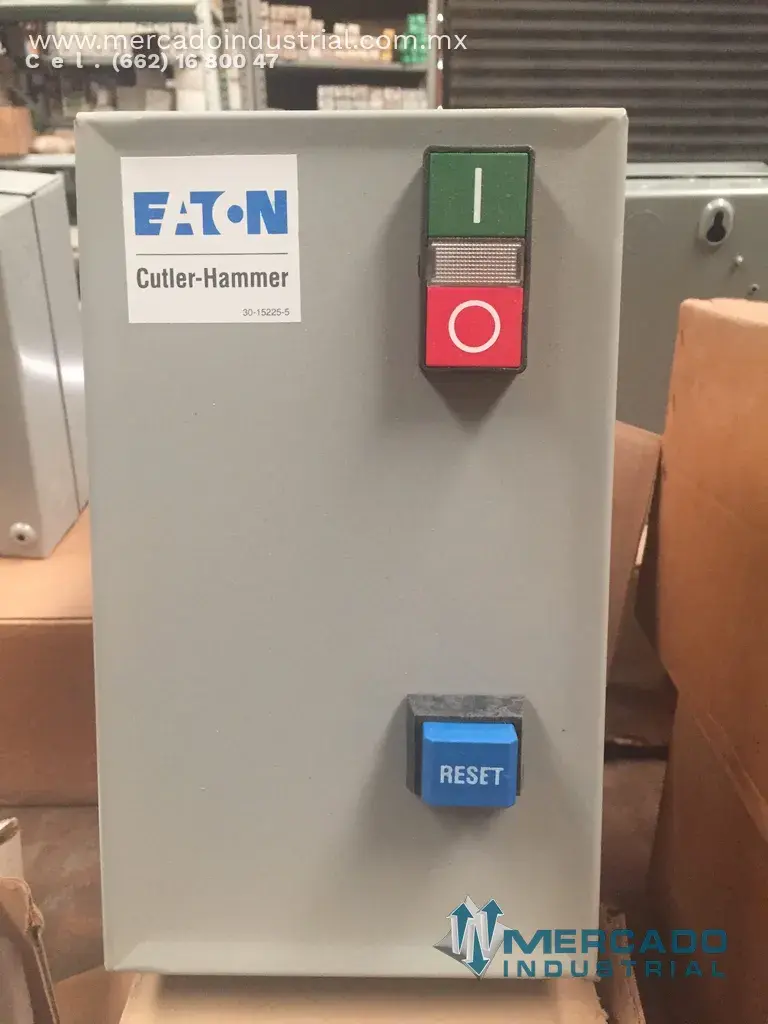Arrancador magnético a tensión plena 24 a 32 A modelo AE17FGOBFT marca Cutler Hammer - imagen 1