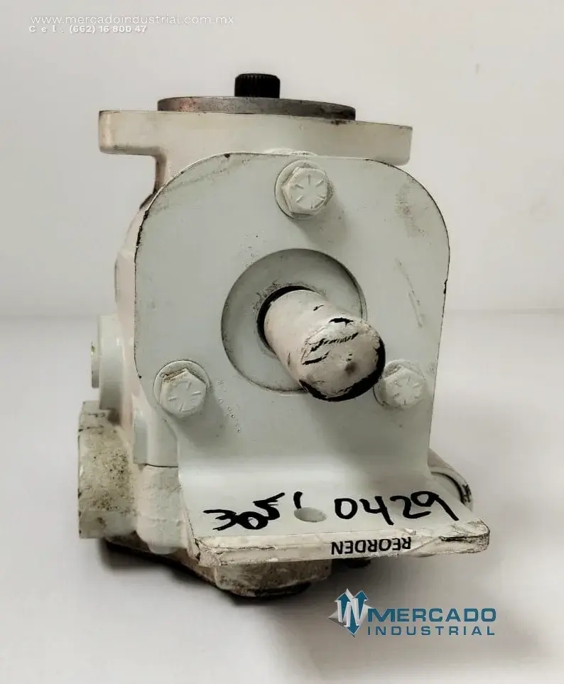 Bomba trasera 2000-2500 PSI modelo 70160-LBY-03 marca EATON - imagen 1