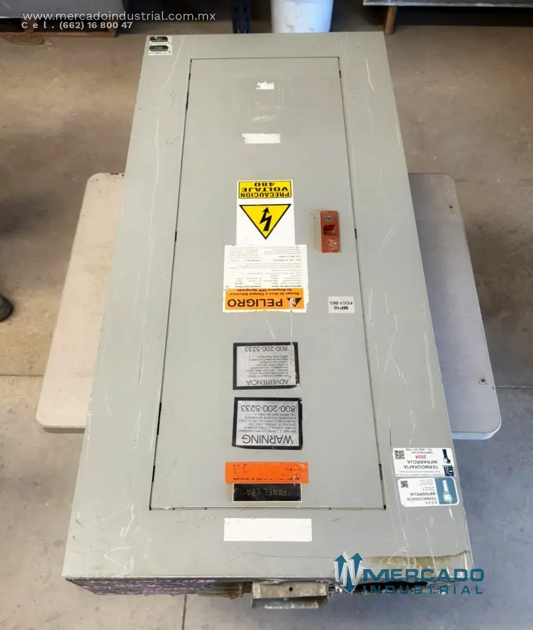 Tablero eléctrico 30 circuitos 480V marca General Electric - imagen 1