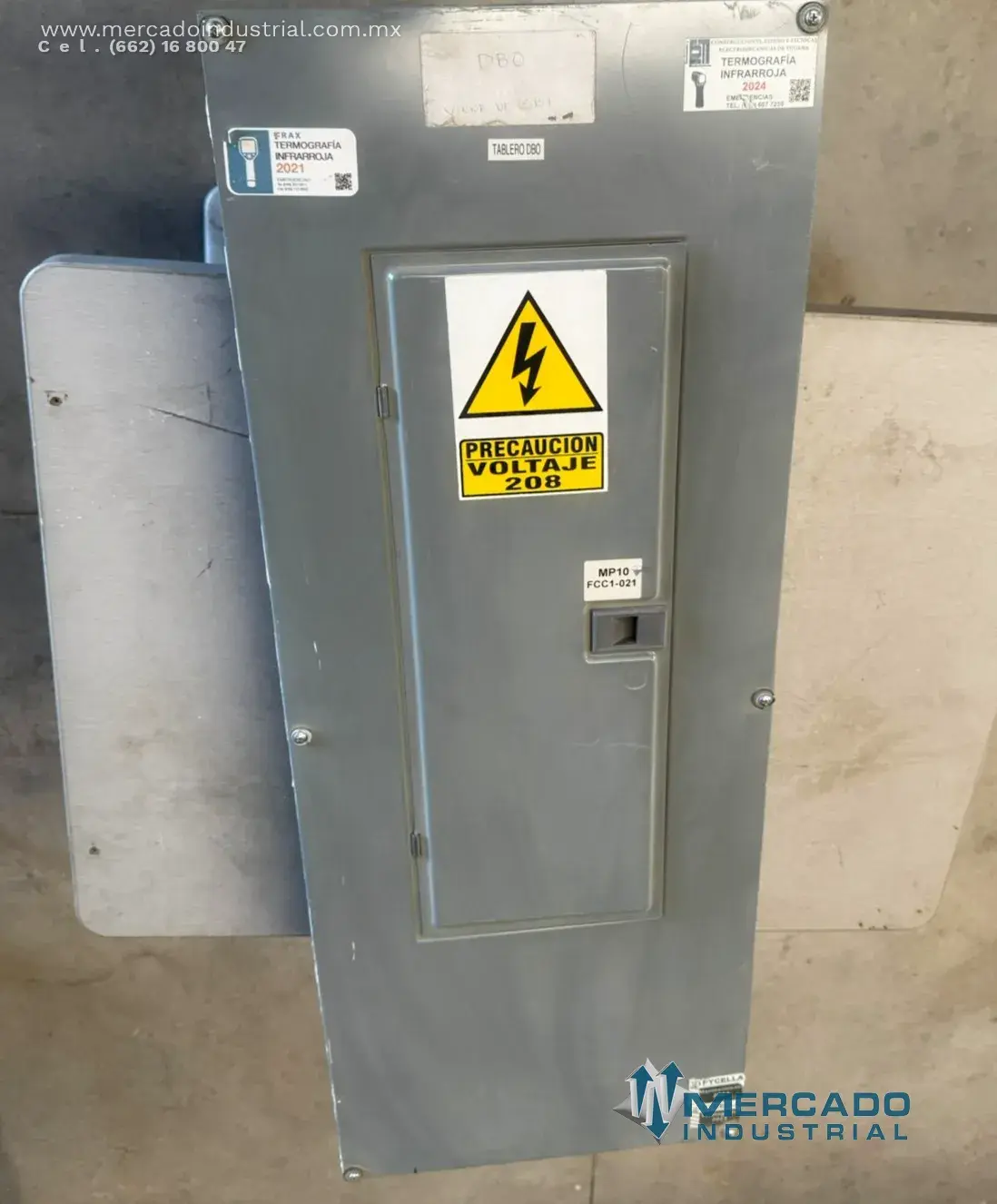 Tablero eléctrico 42 circuitos 120/208V marca Square D - imagen 1