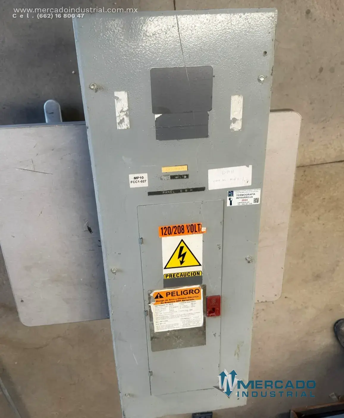 Tablero de distribución 42 circuitos 200A 120/208V marca General Electric - imagen 1