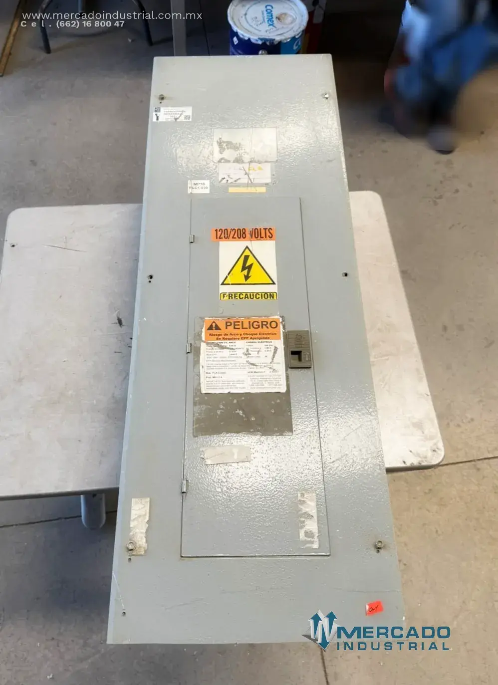 Tablero de distribución 42 circuitos 225A 120/208V marca General Electric - imagen 1