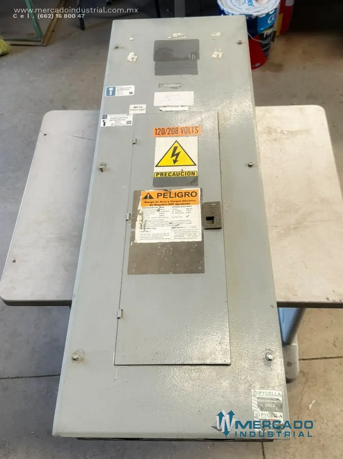 Tablero de distribución 42 circuitos 225A 120/208V marca General Electric - imagen 1