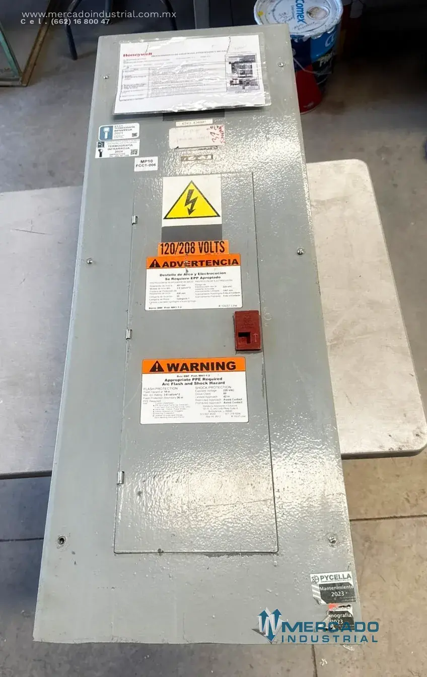 Tablero de distribución 42 circuitos 225A 120/208 V CA marca General Electric - imagen 1