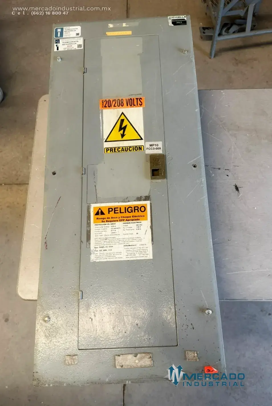 Tablero de distribución 30 circuitos 200A 120/208VAC marca GENERAL ELECTRIC - imagen 1