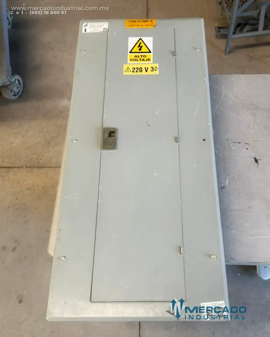 Tablero de distribución 30 circuitos 150A 220V modelo TL30BC3 marca GENERAL ELECTRIC - imagen 1