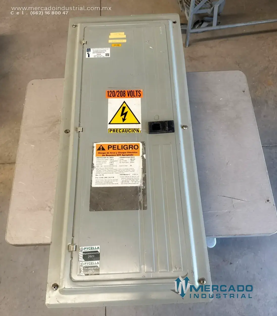 Tablero de distribución 30 circuitos 200A 120/208 VAC modelo LC3042L3200CU marca MURRAY - imagen 1