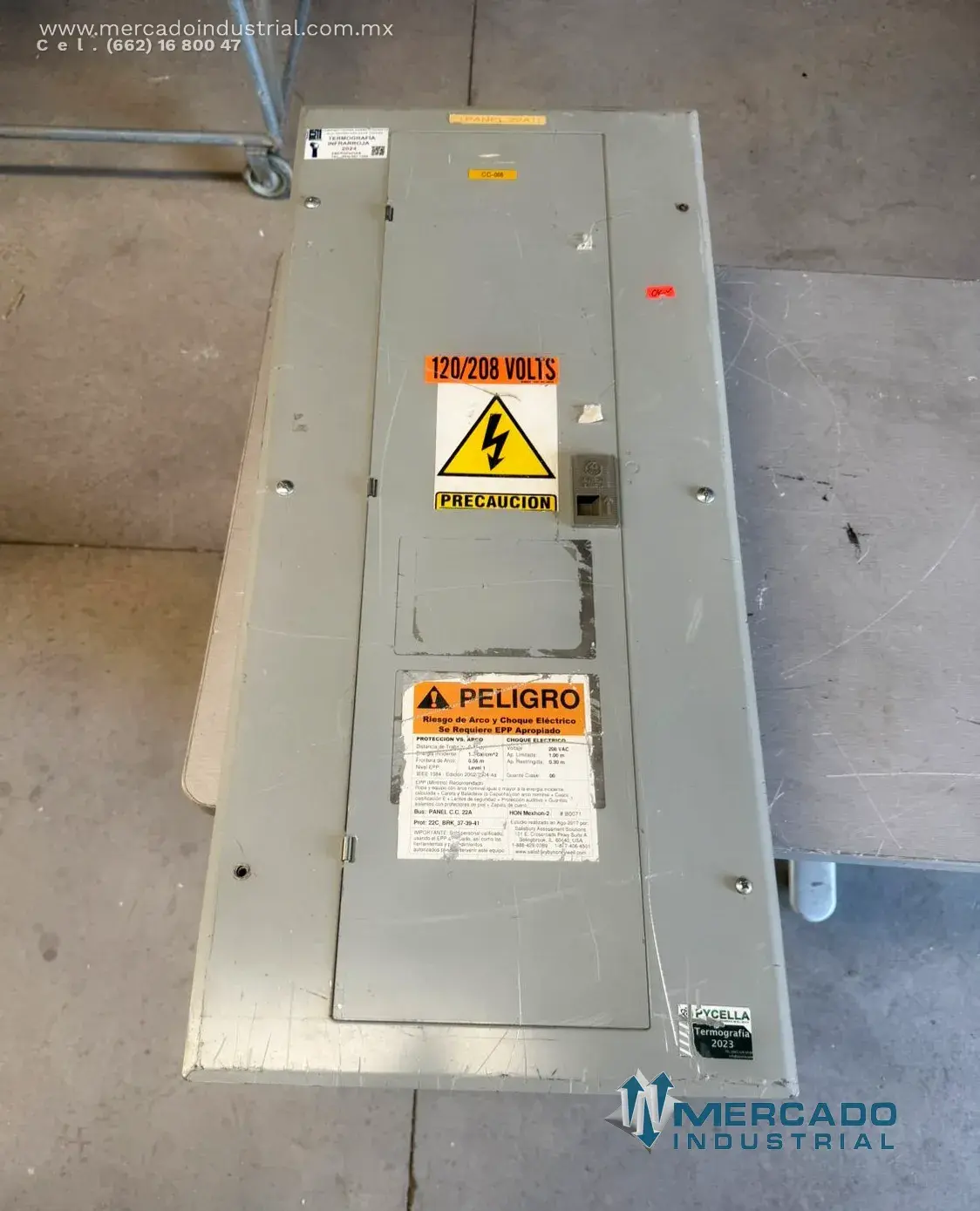 Tablero de distribución 30 circuitos 200A 120/208V modelo TL30BC3 marca GENERAL ELECTRIC - imagen 1
