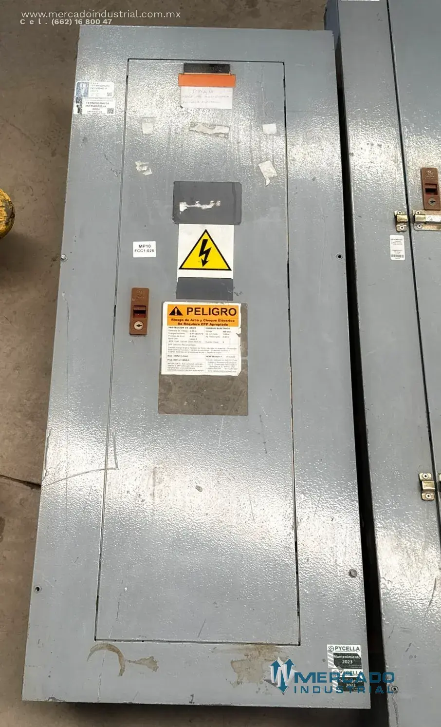 Tablero de distribución 30 circuitos 150A 240V marca GENERAL ELECTRIC - imagen 1