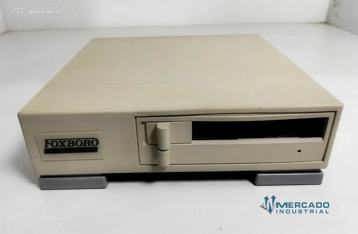 Unidad electrónica de control 100-120/200-240 V 0.8/0.4 A modelo P0970KT-0A marca FOXBORO - imagen 1