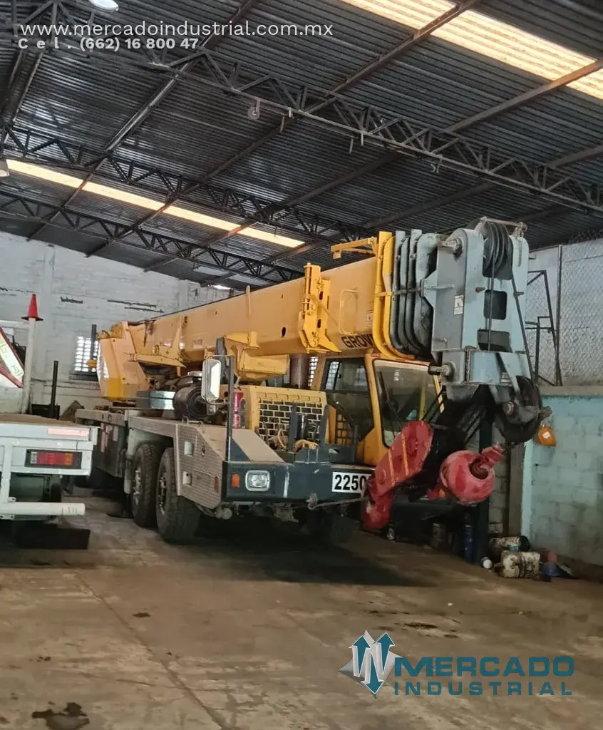 Grúa telescópica todo terreno 80 TON año 2006 modelo TMS800E marca GROVE - imagen 1