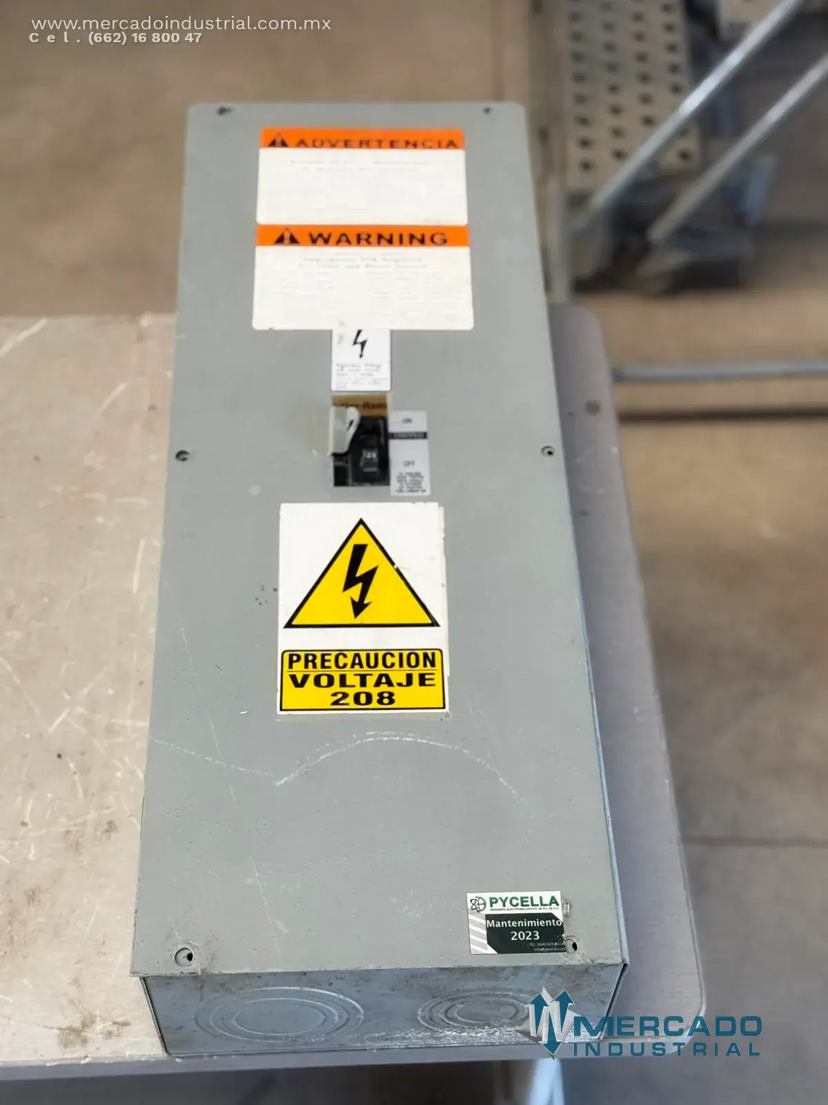 Interruptor de seguridad 125A 240V modelo CC 3125 marca CUTLER-HAMMER - imagen 1
