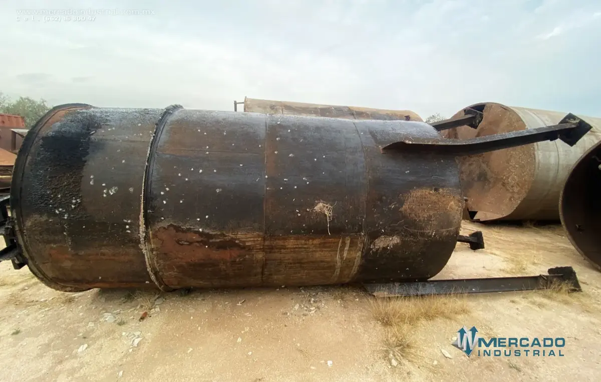 Tanque de 11600 L con sistema de agitación y serpentina - imagen 1