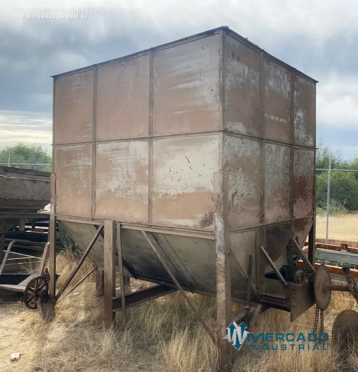 Tolva mezcladora de acero al carbón de 17 m³ - imagen 1