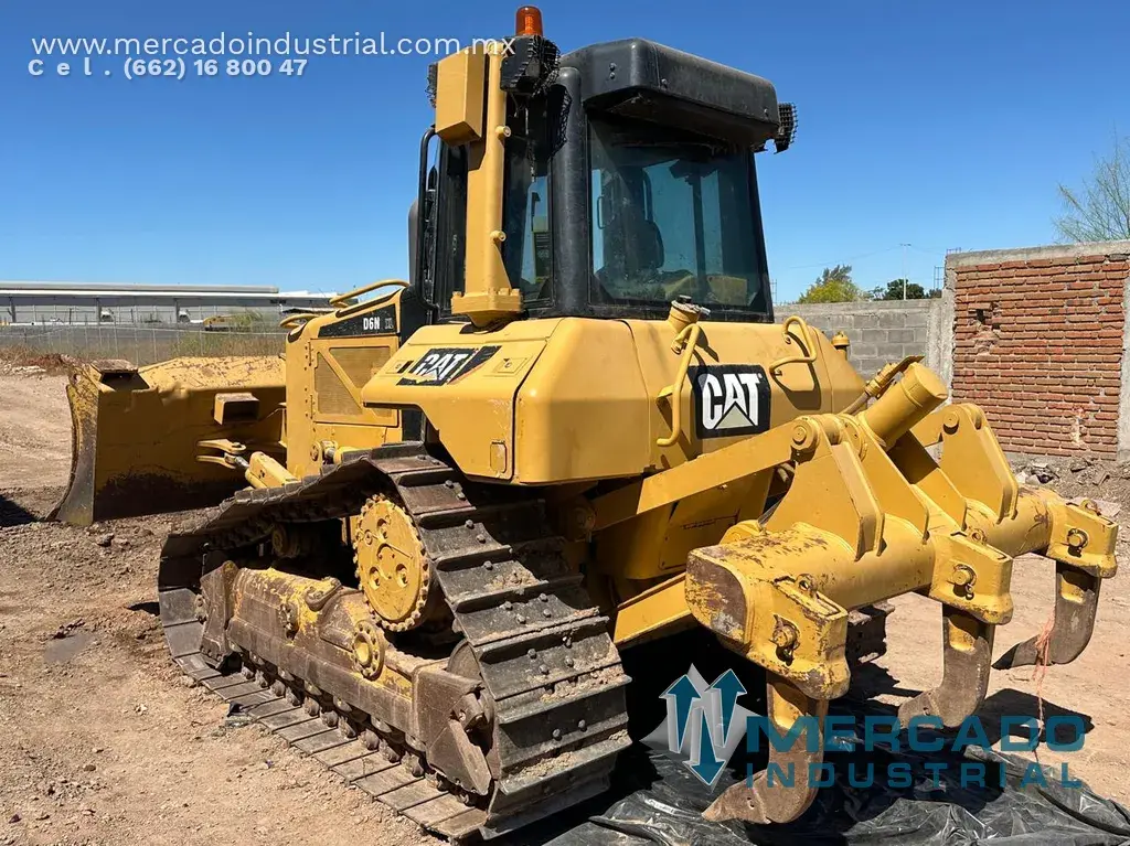 Bulldozer sobre orugas año 2011 modelo D6N XL marca CATERPILLAR - imagen 1