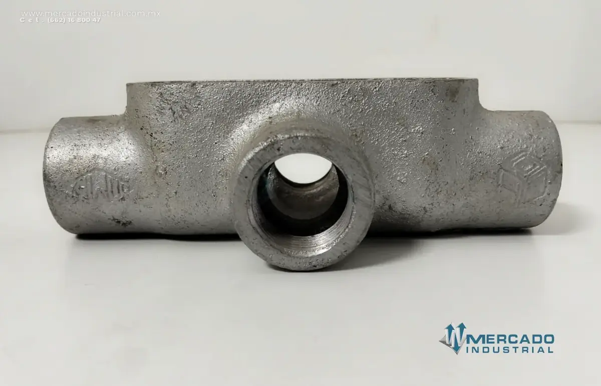 Condulet tipo cruz 1 1/8" - imagen 1