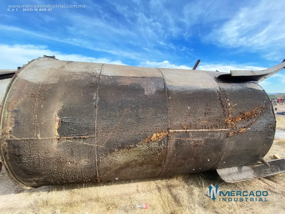 Tanque de 14.4 m³ con sistema de agitación y serpentina - imagen 1