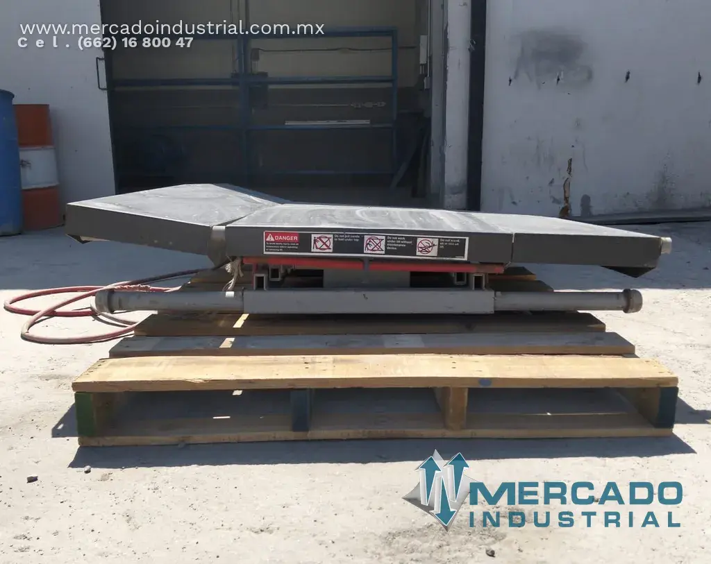 Mesa elevadora de trabajo neumática 1000 LB marca AUTOQUIP CORPORATION - imagen 1