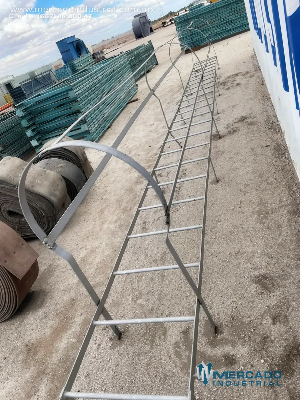 Escalera de seguridad 0.49 m x 7.2 m de largo - imagen 1