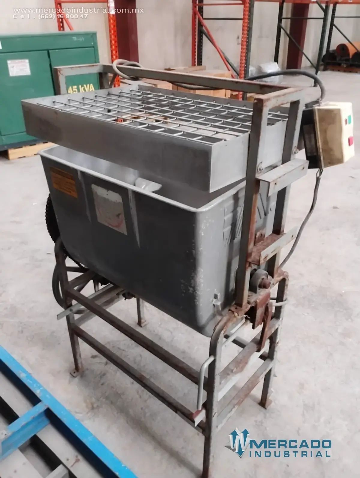 Amasadora de 50 kg de aspas inoxidables con motor de 1 HP - imagen 1