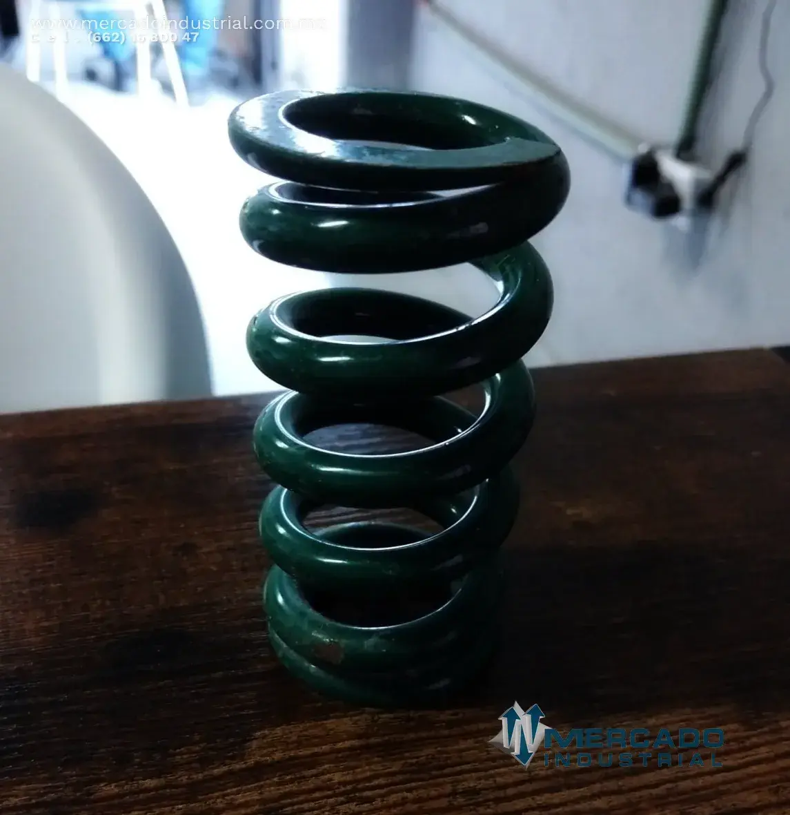 Resorte 4 x 2" diámetro y 3/8" espesor - imagen 1