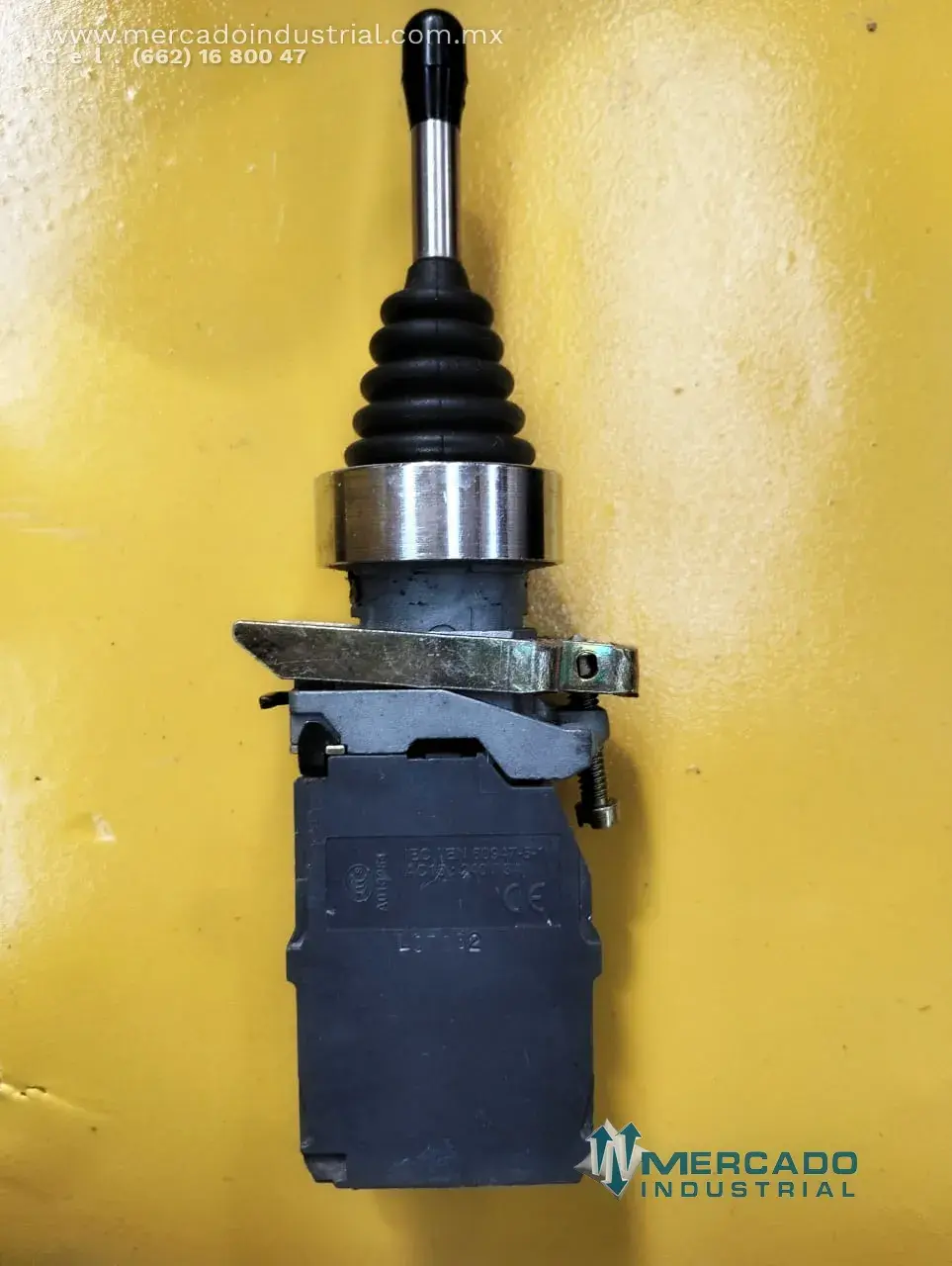 Interruptor de palanca modelo ZD-PA203 marca TELEMECANIQUE - imagen 1