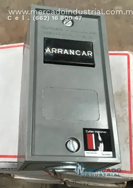 Estación de botón arrancar en caja nema 1 modelo 10250H5100 marca Cutler Hammer - imagen 1