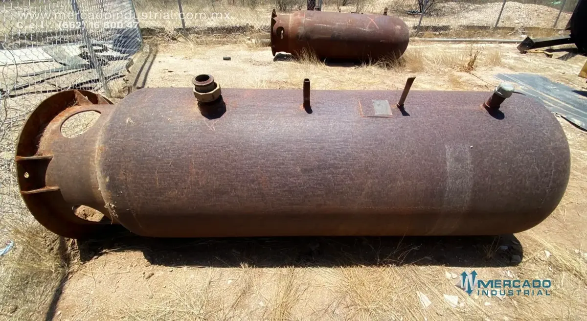 Tanque vertical para aire comprimido 1m³ marca Sateña - imagen 1