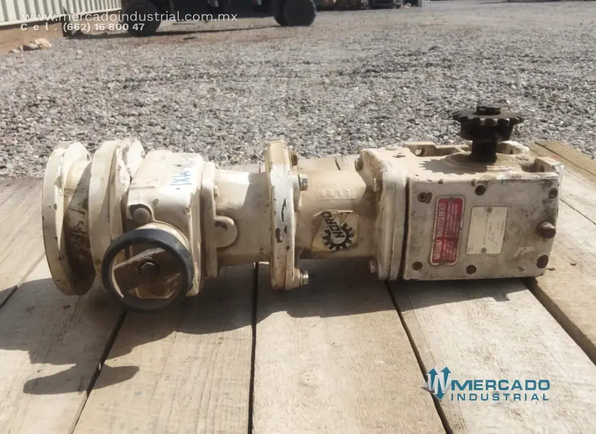 Reductor de velocidad 65.25:1 ratio 100 RPM modelo 02050C90RV10-56 marca NORD - imagen 1