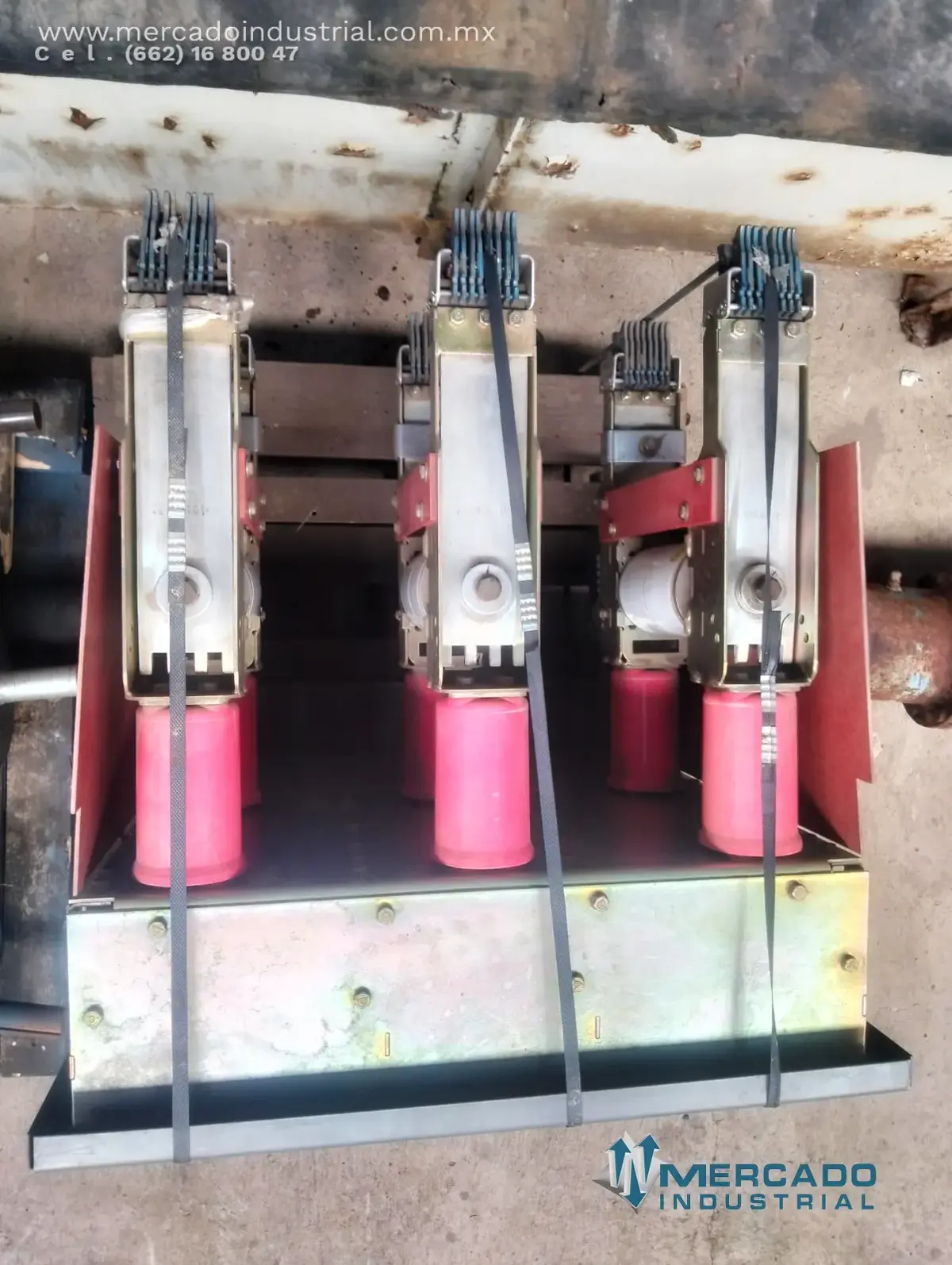 Silleta interruptor 1200 AMP 8.25 kV modelo 75VCP-W500 marca Cutler Hammer - imagen 1