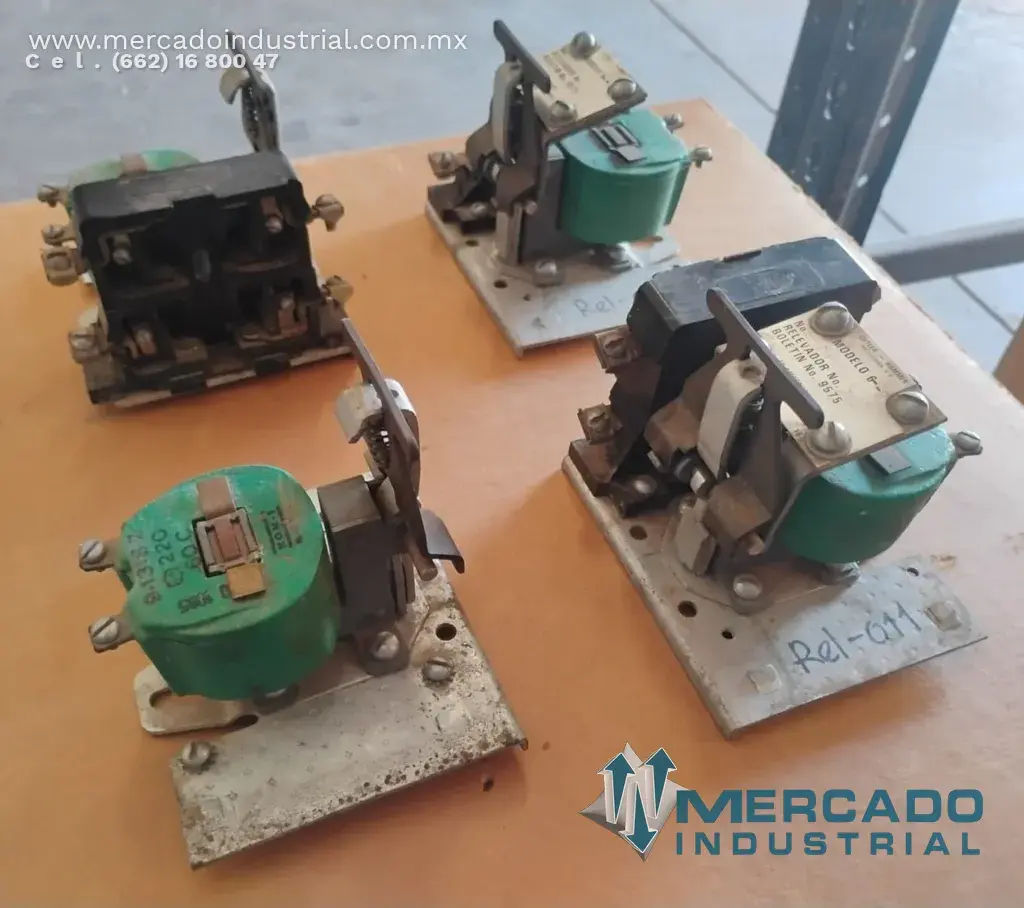 Relevador 10 AMP 600V modelo 6-2-2 marca Cutler Hammer - imagen 1